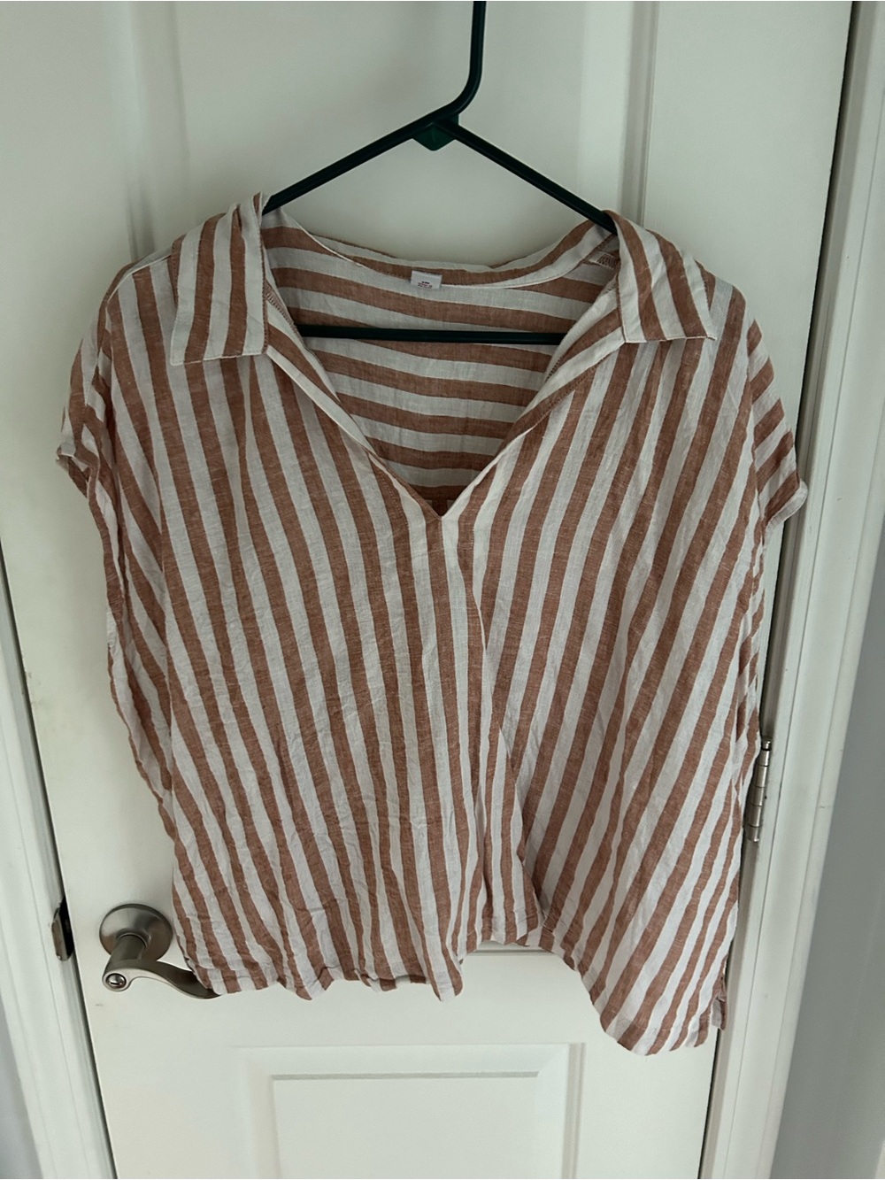 Old Navy Striped V-Neck Tunic in White and Brown